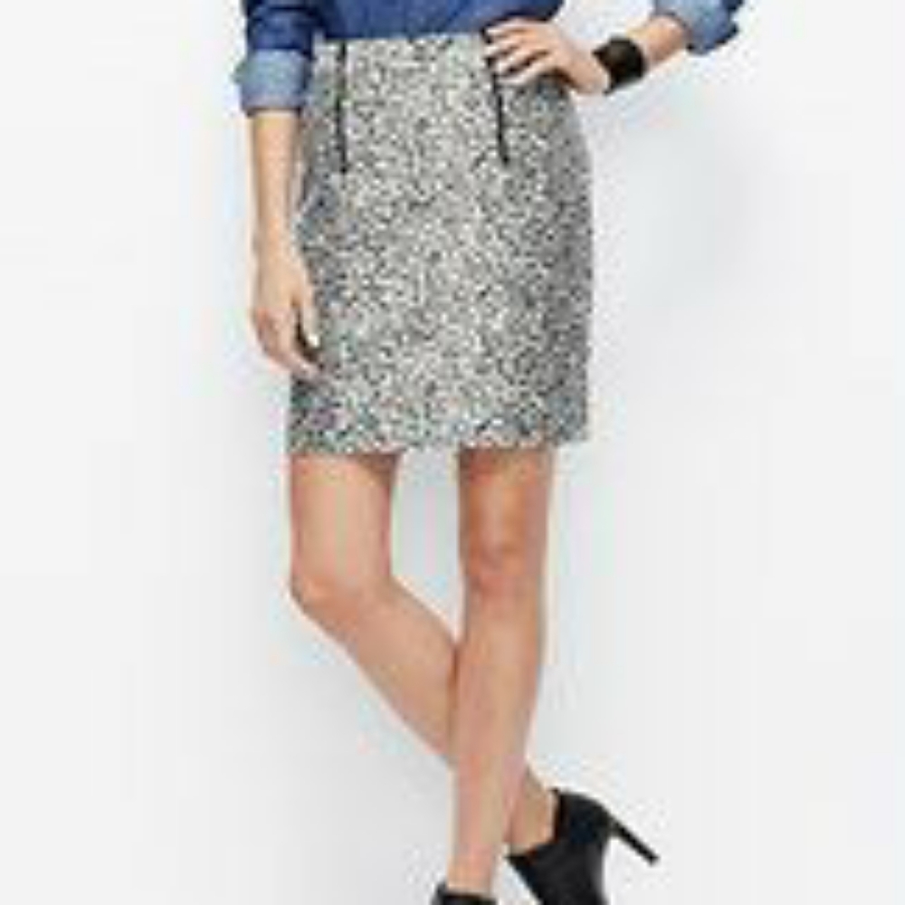 Ann Taylor size 6 grey leopard print skirt